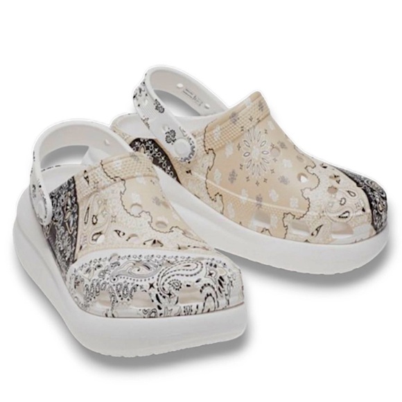 Crocs Classic Crush Bandana Clog. - Picture 2 of 13